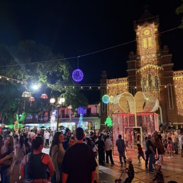 Remembrando las costumbres decembrinas, la Alcaldía de San Carlos encendió sus alumbrados y con ellos la magia de la navidad