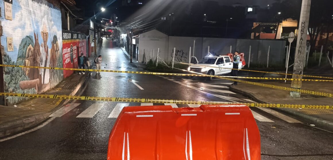 Imagen de WhatsApp 2025-12-02 a las 21.54.55_2f9ba7cc A esta hora se encuentran cerradas las siguientes vías por fuertes lluvias