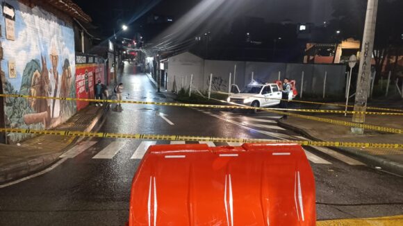 Imagen de WhatsApp 2025-12-02 a las 21.54.55_2f9ba7cc A esta hora se encuentran cerradas las siguientes vías por fuertes lluvias