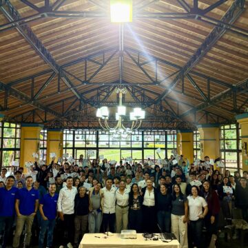 WhatsApp Image 2025-12-09 at 7.09.07 PM La CEO y sus empresas buenas para el territorio demuestran su compromiso social con más de 460 personas impactadas, resultados que ya generan ingresos, innovación y nuevas oportunidades para la región.