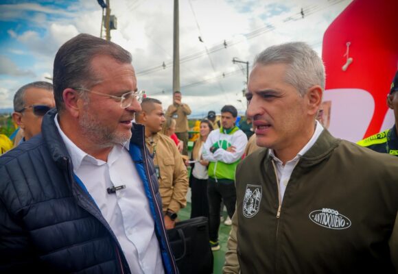 WhatsApp Image 2026-02-06 at 6.51.04 PM Alcaldía de Rionegro y Gobernación de Antioquia trabajan articuladamente por la transformación del territorio, con una inversión de más de $250 mil millones