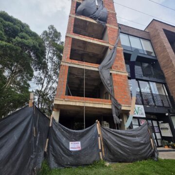 WhatsApp Image 2026-02-12 at 3.06.21 PM Rionegro ejerce fuerte control urbanístico: cuatro personas fueron capturadas por violar suspensión de obra