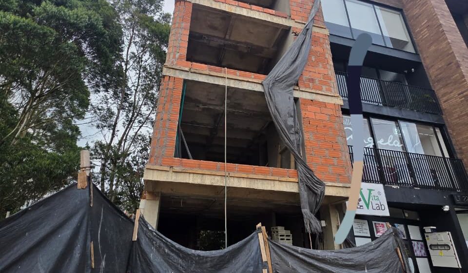 WhatsApp Image 2026-02-12 at 3.06.21 PM Rionegro ejerce fuerte control urbanístico: cuatro personas fueron capturadas por violar suspensión de obra